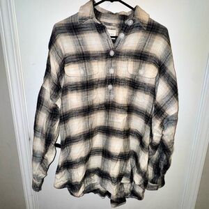 American Eagle Outfitters Black/Cream Plaid Flannel Pullover Shirt